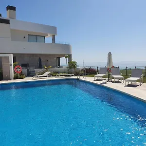 https://moderni-apartman-s-terasou-vyhledem-na-more-a-s-bazenem.es-andalucia.com